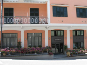  Hotel Caporal  Минори